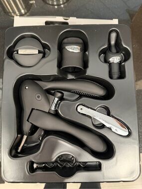 Rabbit Black Wine Accessory Set — 6-Piece Bar Tool Kit